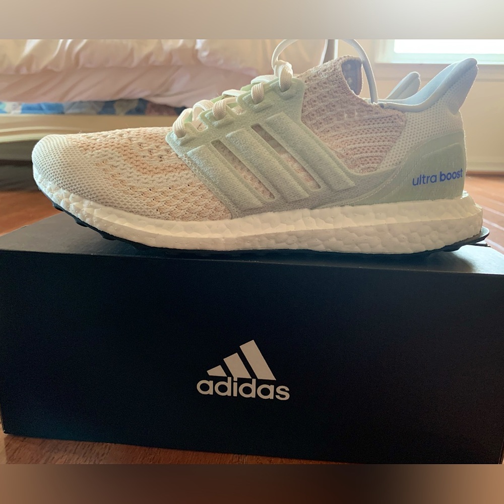 Adidas Womens UltraBoost DNA 6.0 x Parley